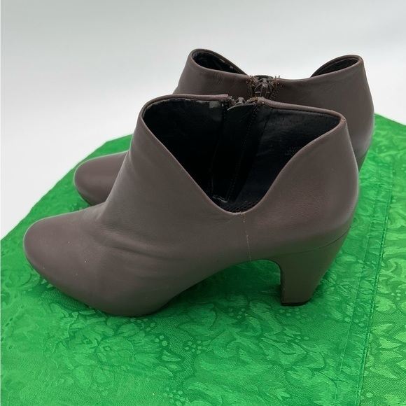 Size 8 Easy Spirit - Picture 5 of 5